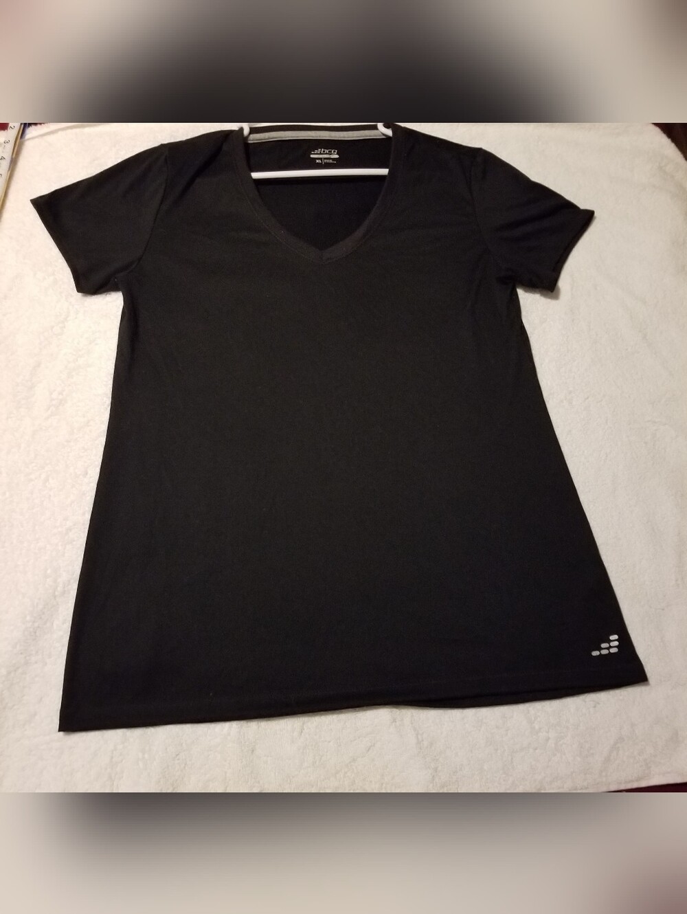 bcg Women's XL Black Slightly Fitted V-Neck Short Sleeve Activewear Tee